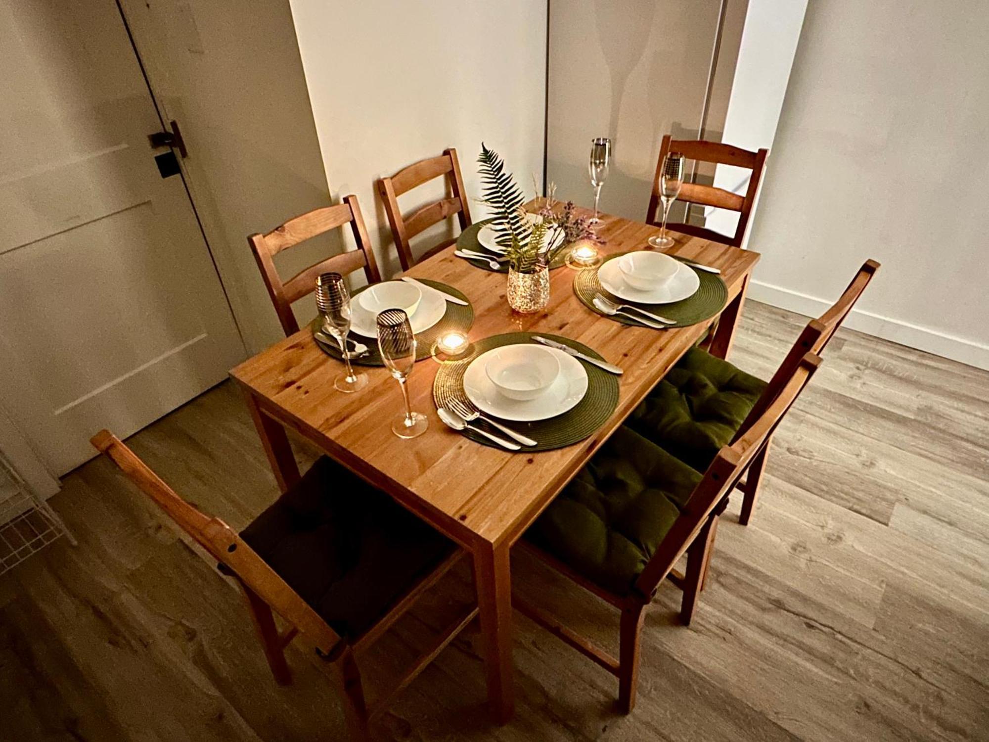 Cozy & Bright Home With Parking Виктория Екстериор снимка
